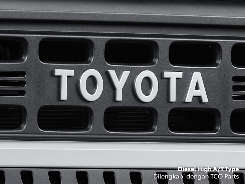 Silver Toyota Emblem & Grill with Painting (Diesel High AT Type)